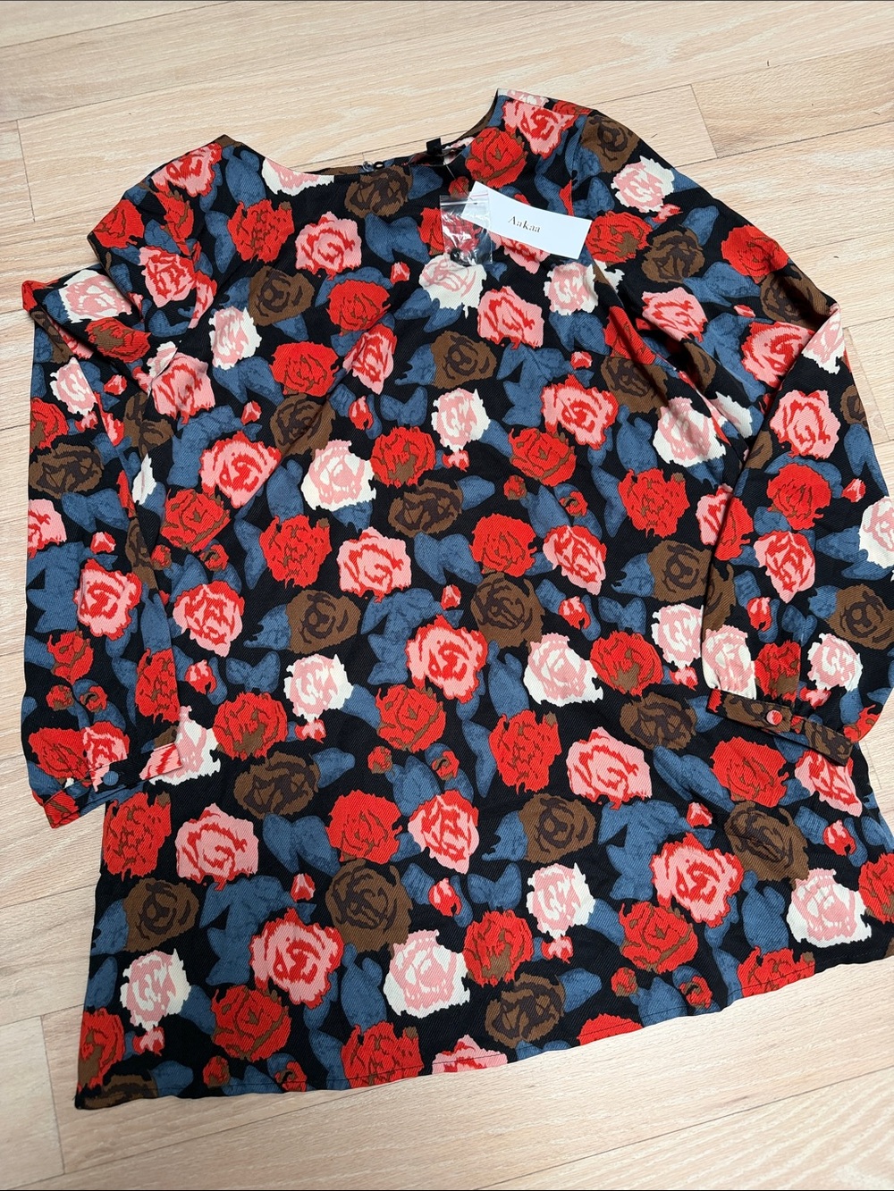 NWT Black Floral Tunic with Red, Pink & Brown Roses,  size Small